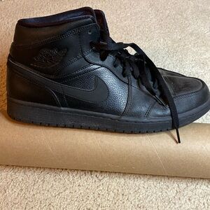 Nike Air Jordan 1 Mid Triple Black Men's Sneakers Size 12